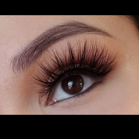 Simone Mink Lashes - Picture 6 of 8